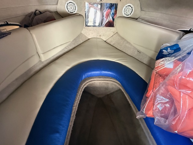 Four Winns 21 2000 Volvo 225 hp